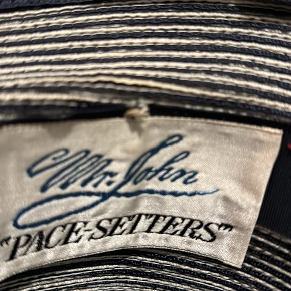 Vintage Mr.John Pace-Setters navy and white stripe straw hat with white patent - Picture 5 of 7